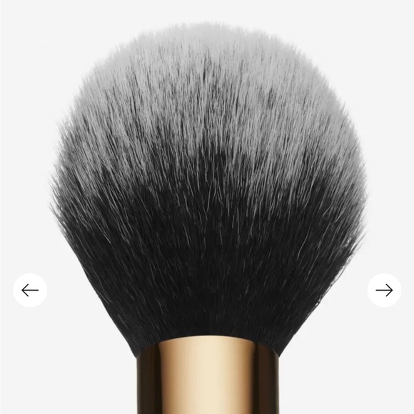 PAT McGRATH Sublime Perfection Powder Brush